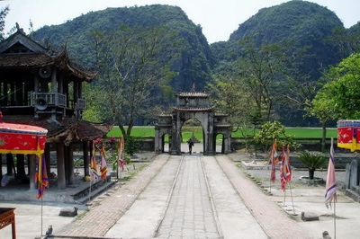 More tourists visit Ninh Binh